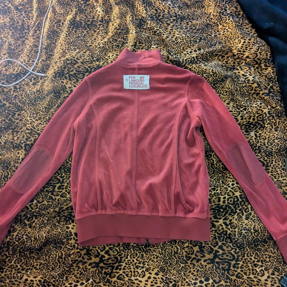 Per me red velvet track suit - Picture 2 of 7